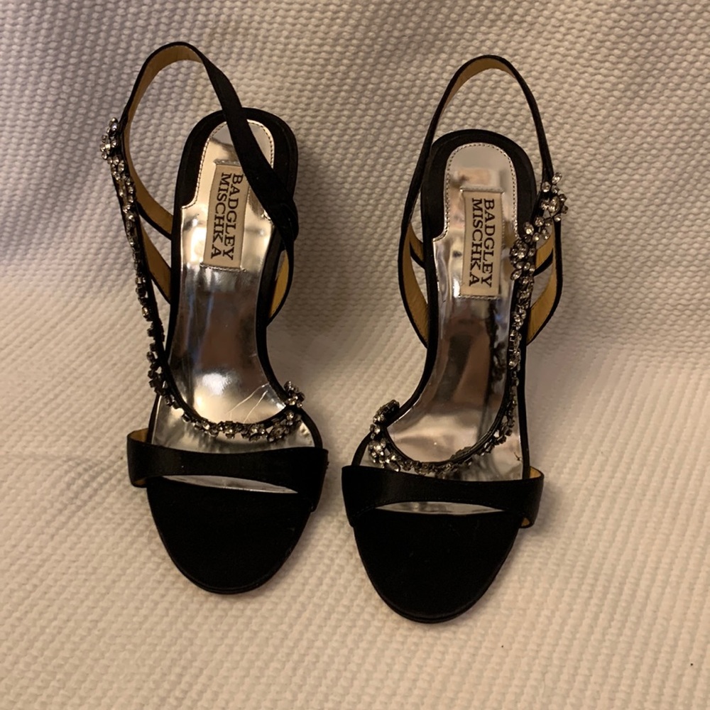 Badgley Mischa black satin and rhinestone pumps heels size 6